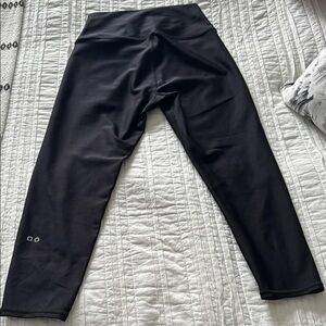 ALO Yoga Cropped High-Waist Airlift Legging, Size medium